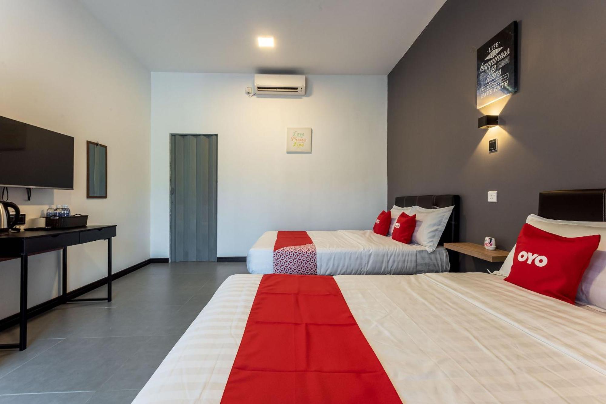 OYO 90149 Pua Family Semporna Hotel Bagian luar foto